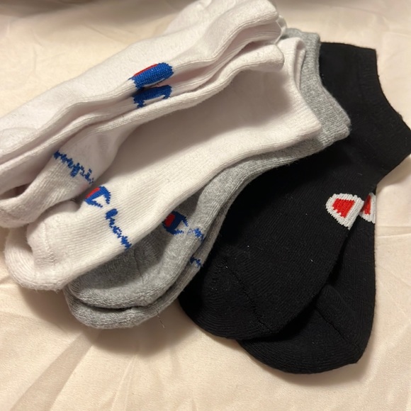 3 pairs left of champion socks🎁JUSTREDUCED - Picture 1 of 1